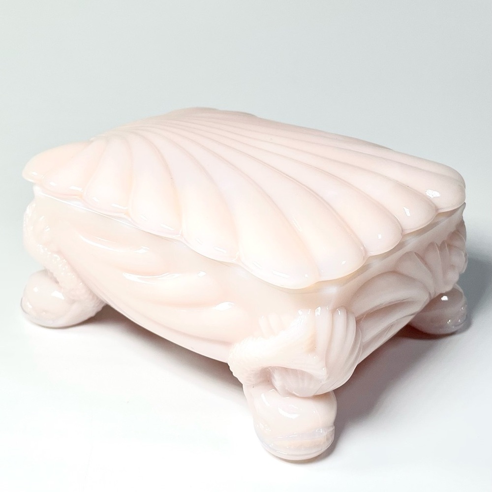 Vintage Pale Pink Dolphin Fish Shell-Shaped Jewelry Box